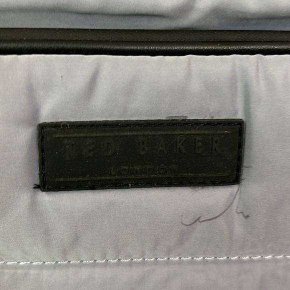 Ted Baker Puffer Quilted Crossbody Camera Bag - Picture 7 of 15